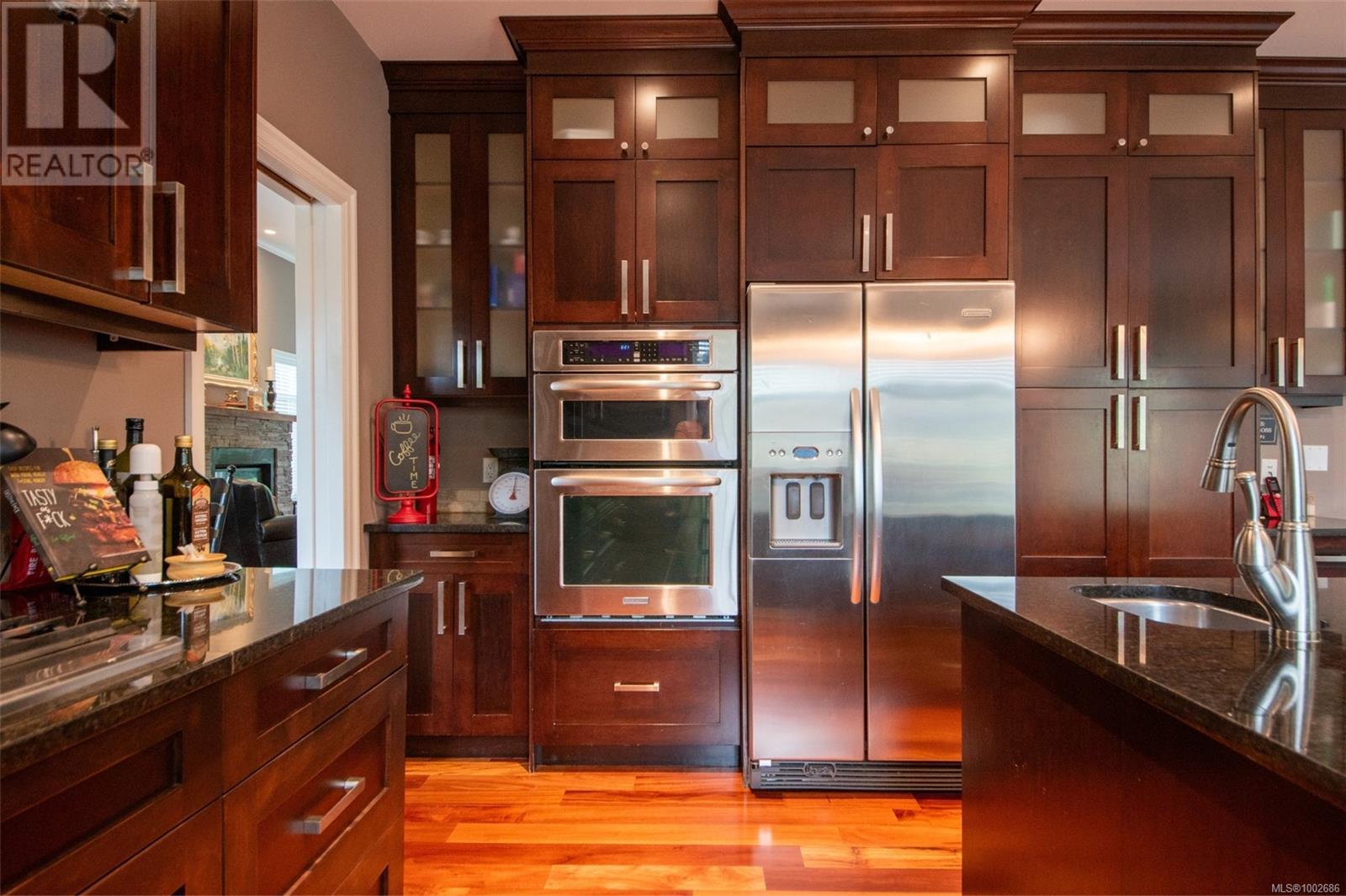 468 Wain Rd, North Saanich