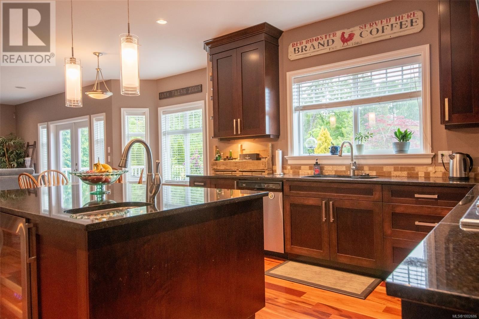 468 Wain Rd, North Saanich