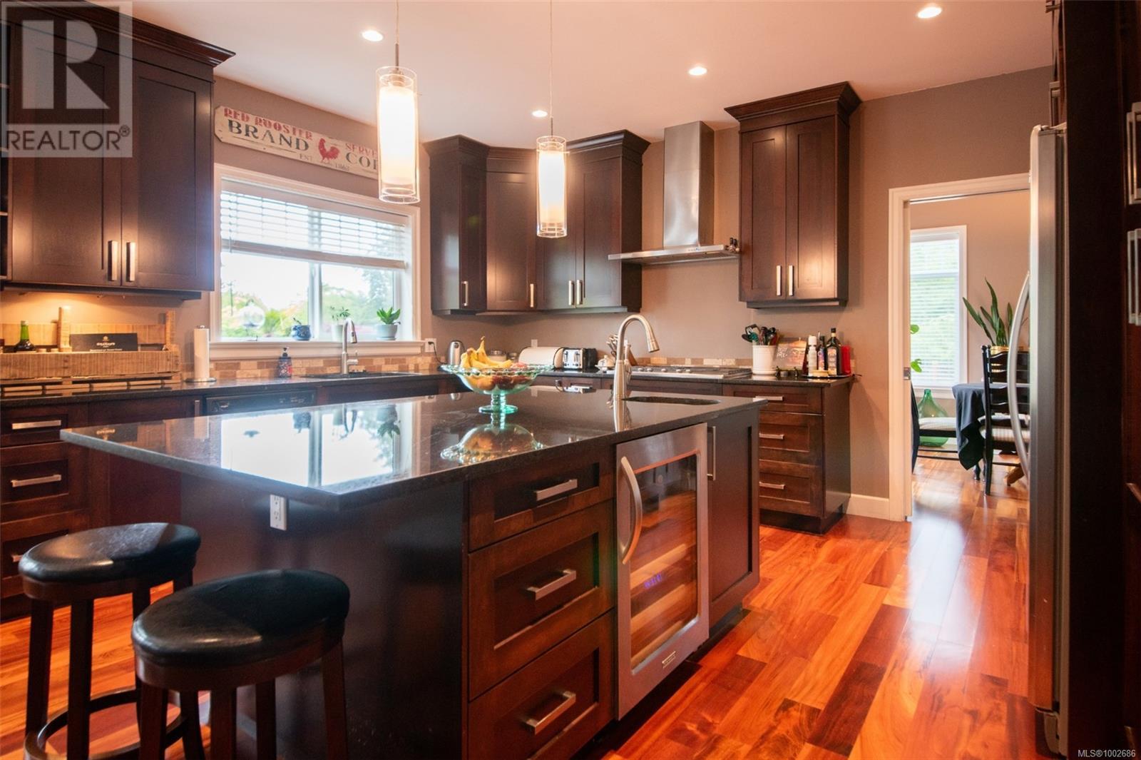 468 Wain Rd, North Saanich