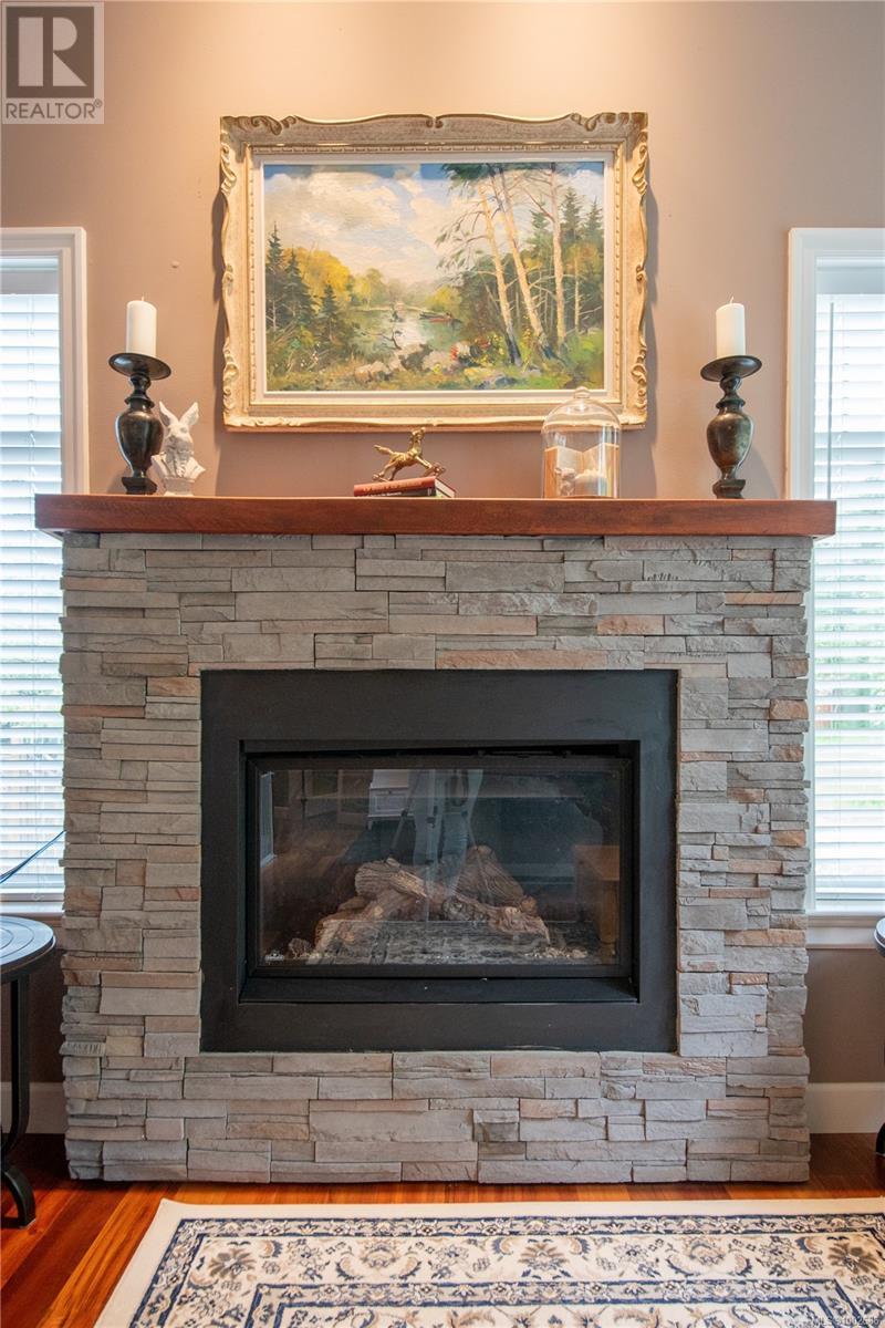 468 Wain Rd, North Saanich