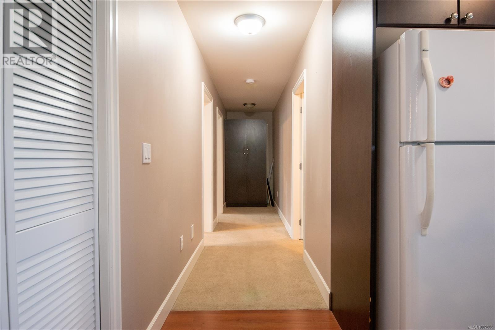 468 Wain Rd, North Saanich