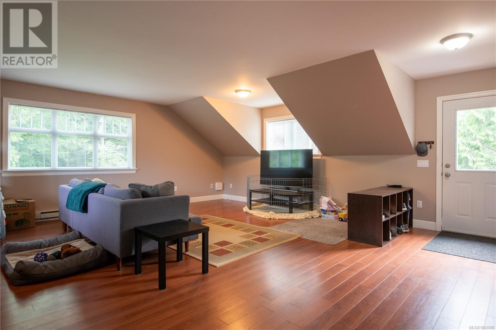 468 Wain Rd, North Saanich