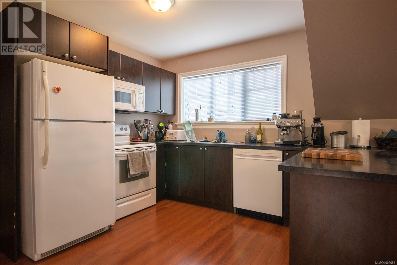 468 Wain Rd, North Saanich