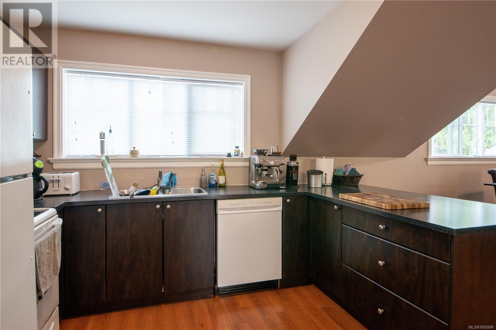 468 Wain Rd, North Saanich