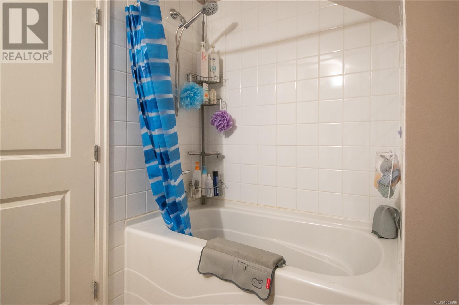 468 Wain Rd, North Saanich
