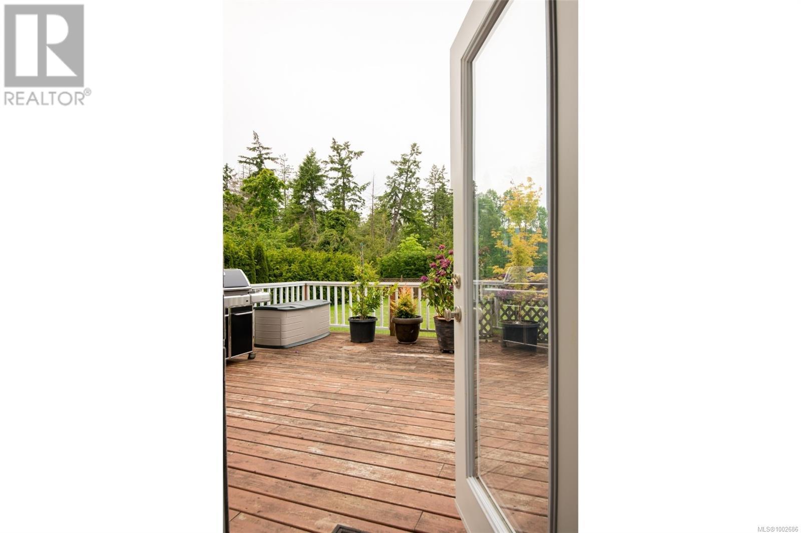 468 Wain Rd, North Saanich