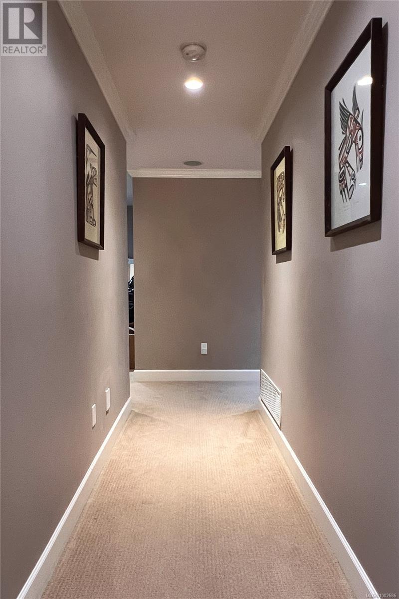 468 Wain Rd, North Saanich