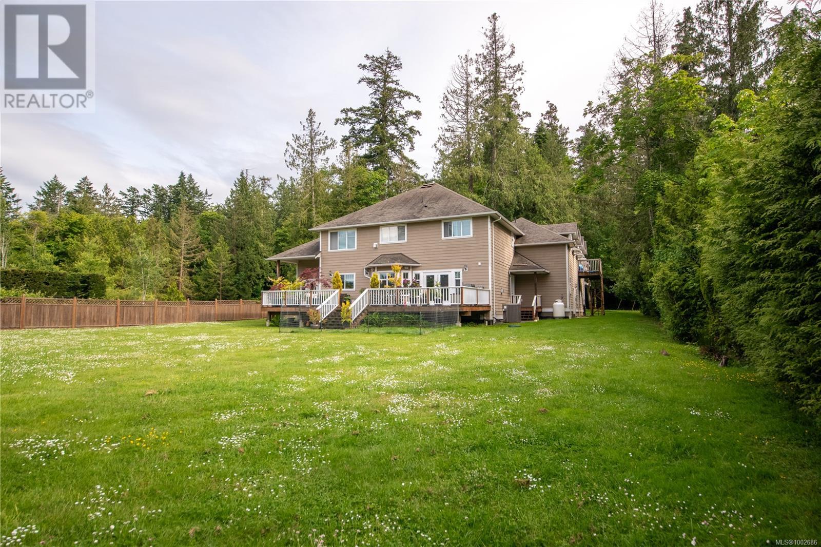 468 Wain Rd, North Saanich