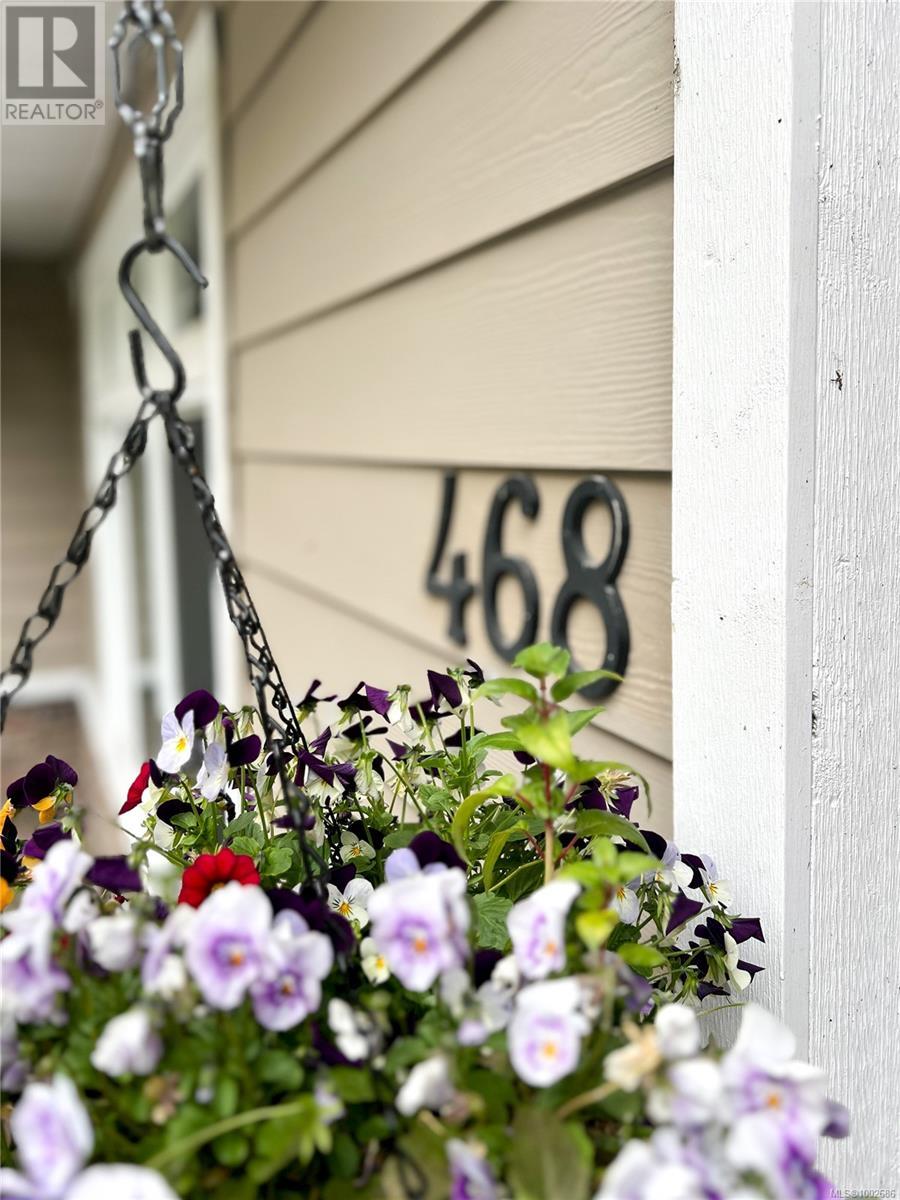 468 Wain Rd, North Saanich