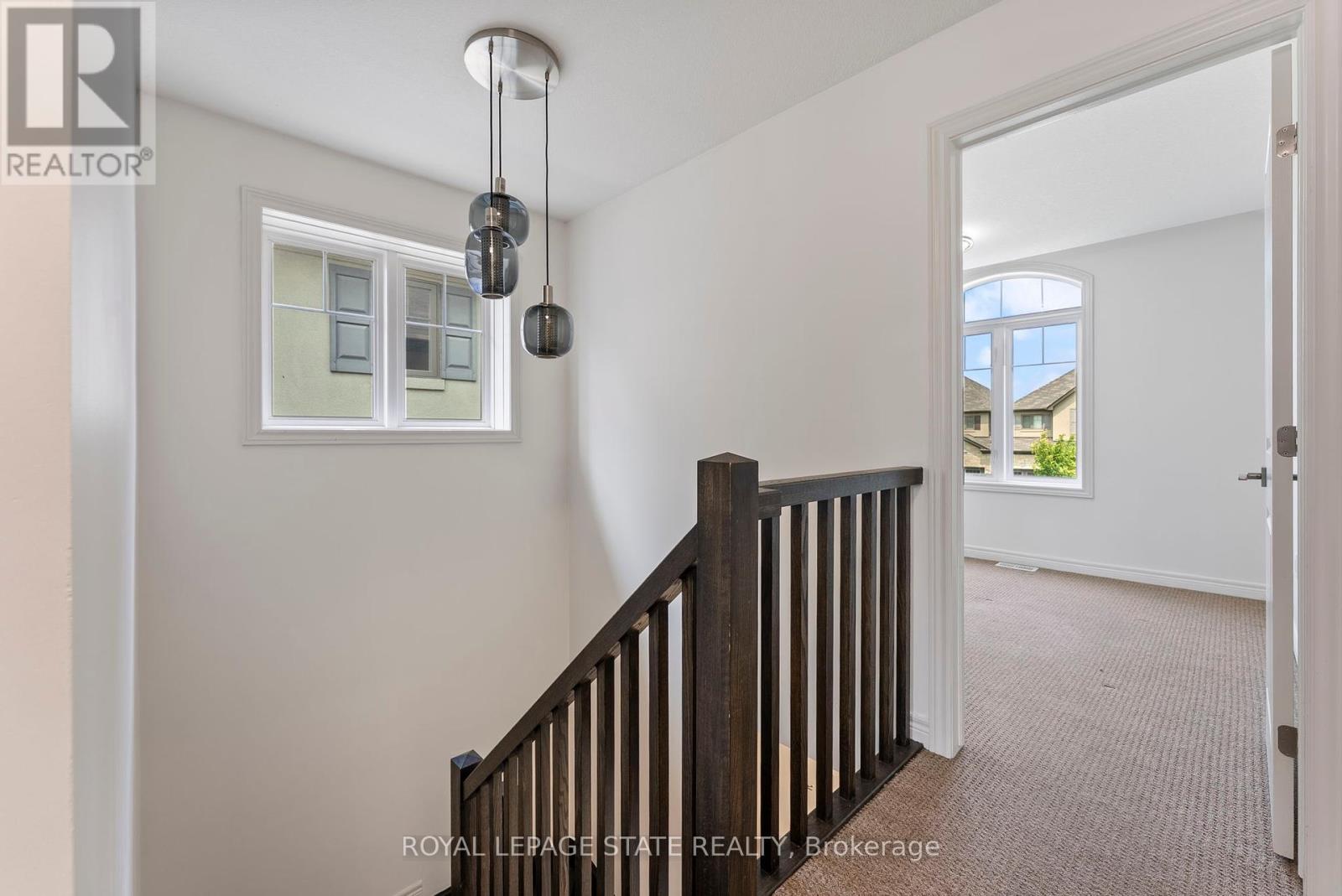 Photo 17 of 68 Dodman Crescent, Hamilton ON