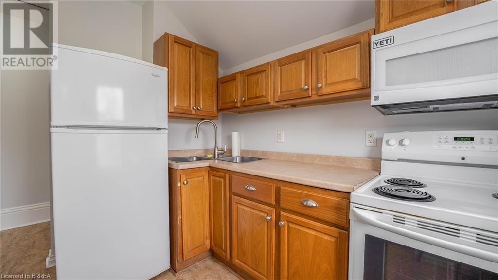 Photo 9 of 48 Sheridan Street, Brantford ON