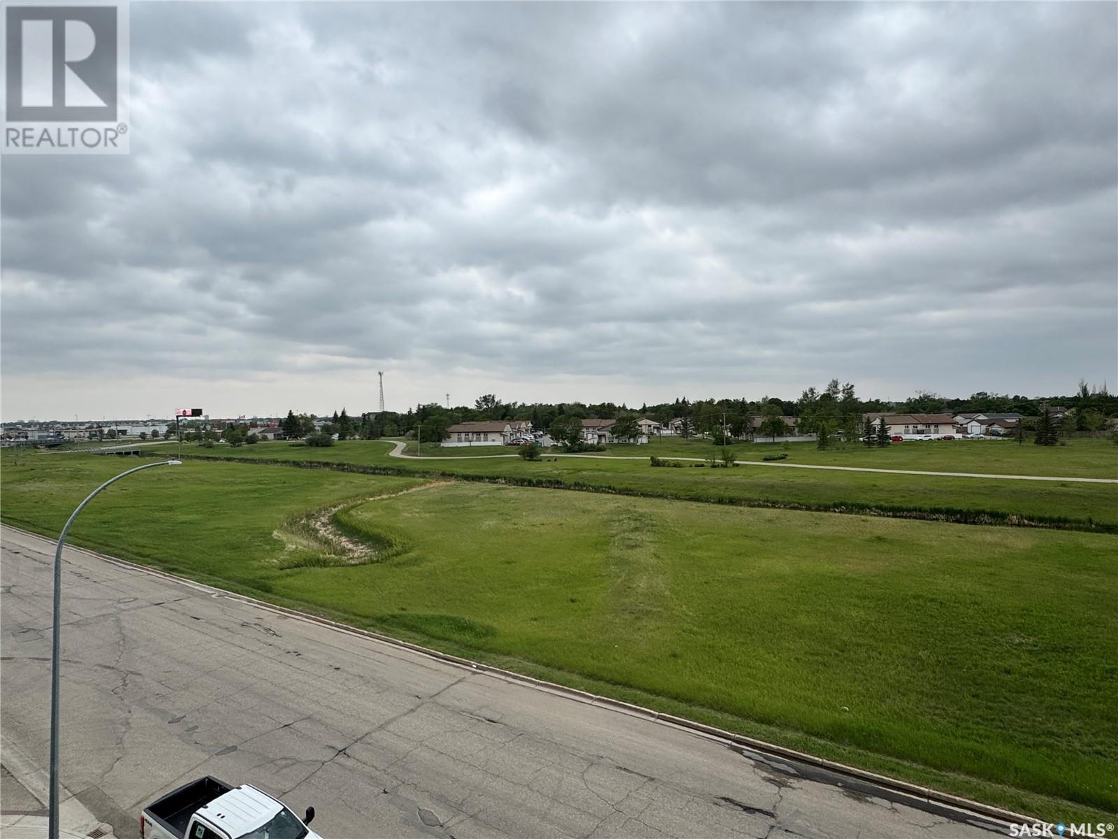 Photo 14 of 415 3351 Eastgate Bay, Regina SK