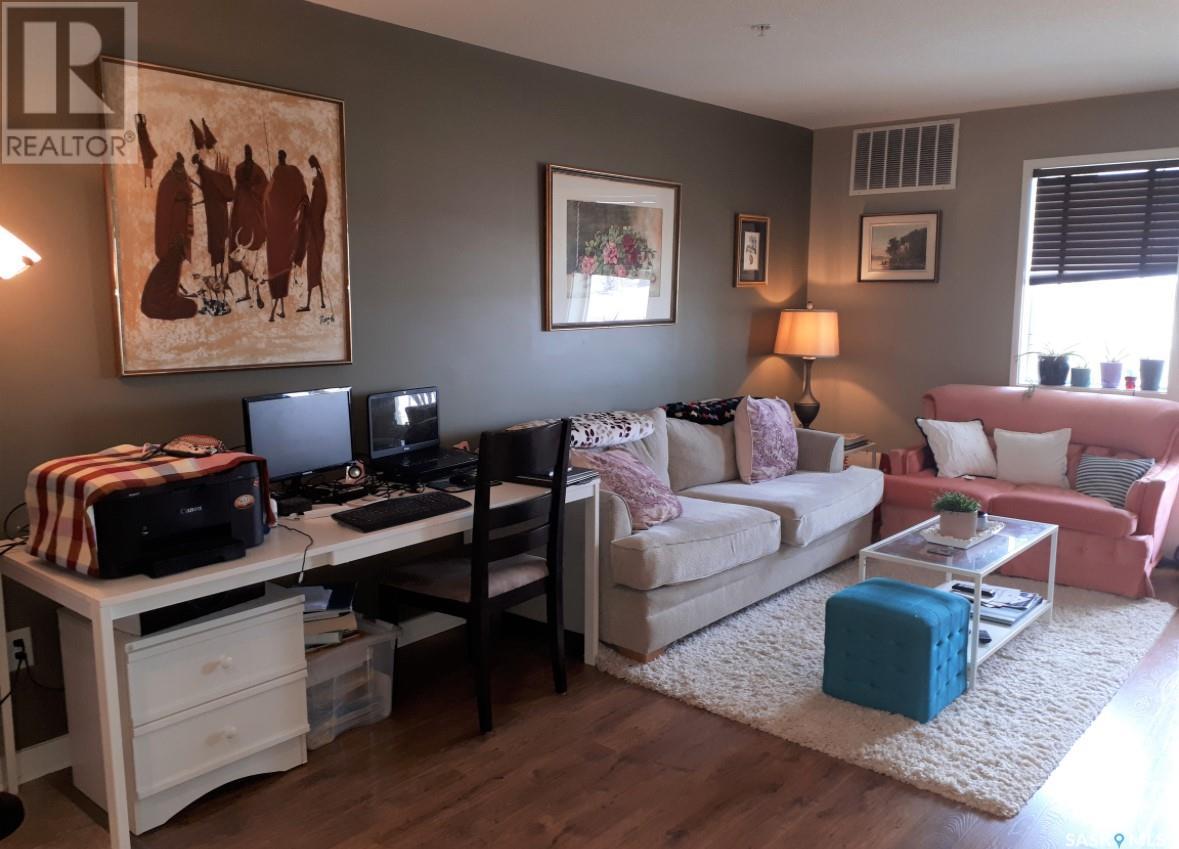 Photo 3 of 415 3351 Eastgate Bay, Regina SK