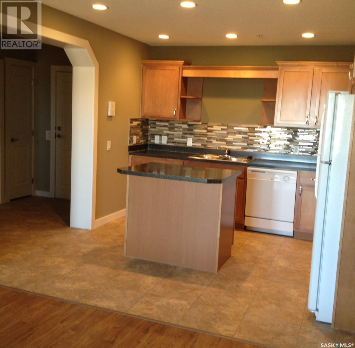 Photo 7 of 415 3351 Eastgate Bay, Regina SK
