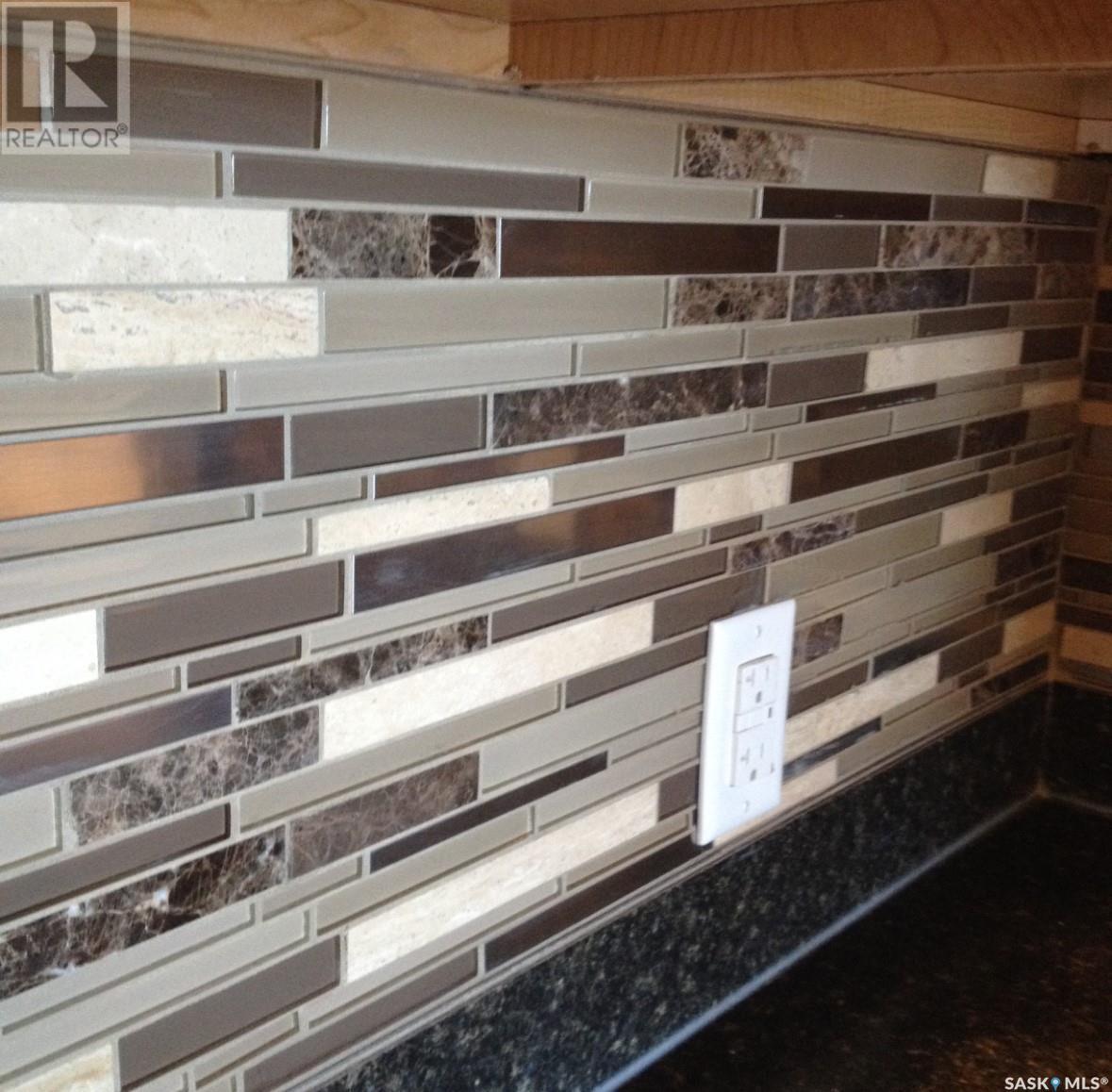 Photo 8 of 415 3351 Eastgate Bay, Regina SK