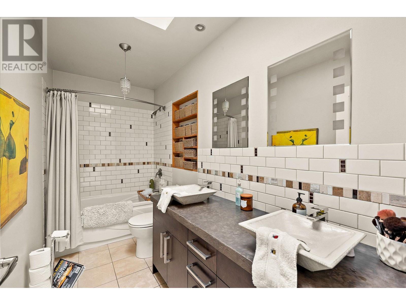 Photo 18 of 1508 Pinehurst Crescent, Kelowna BC
