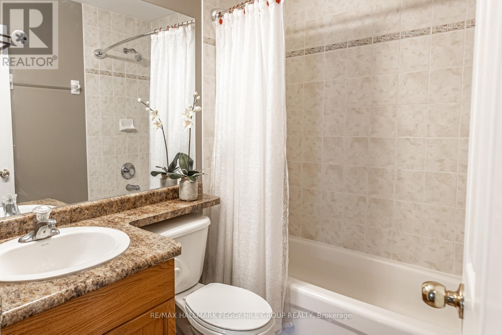 Photo 27 of 115 Lions Gate Boulevard, Barrie ON