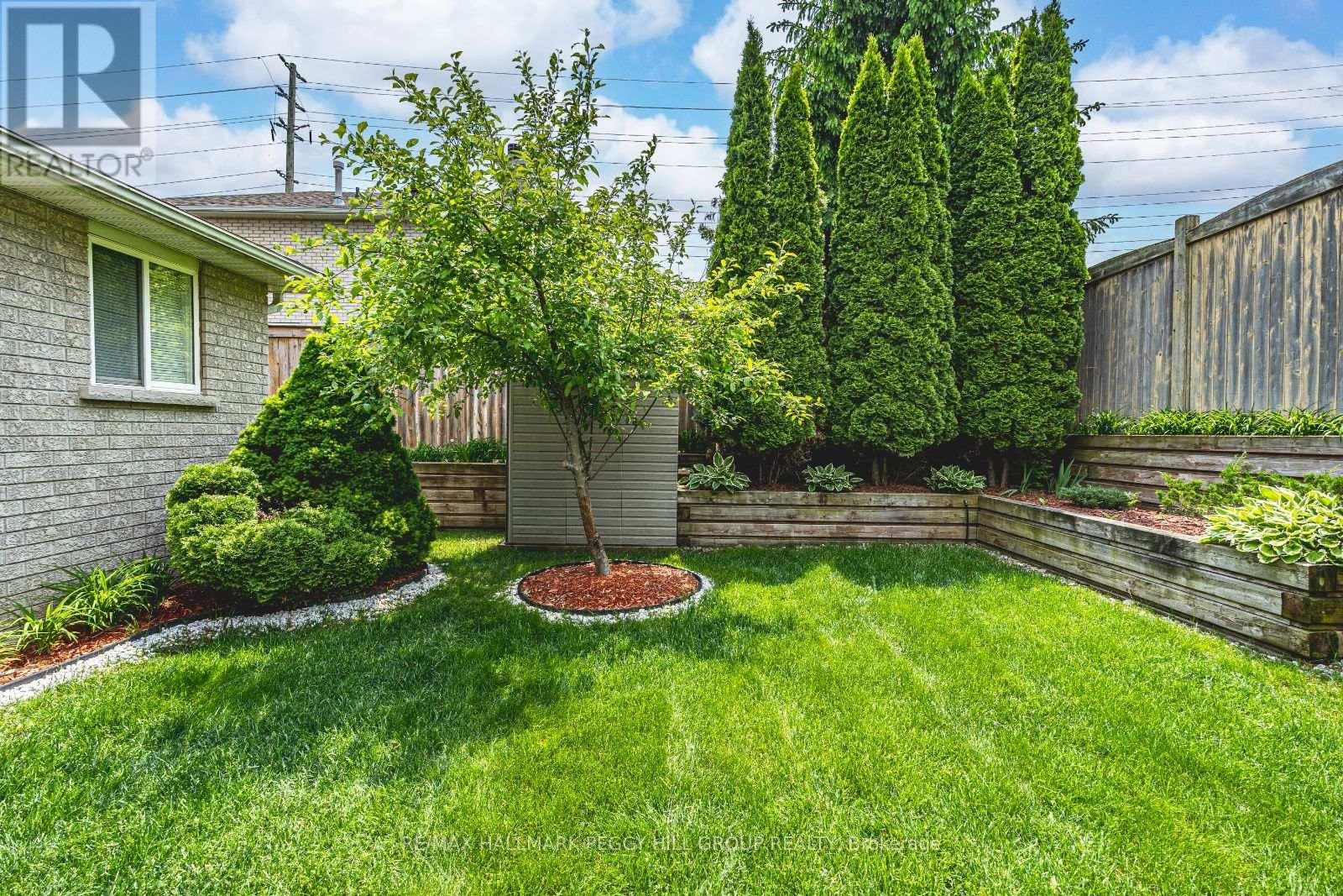 Photo 19 of 115 Lions Gate Boulevard, Barrie ON