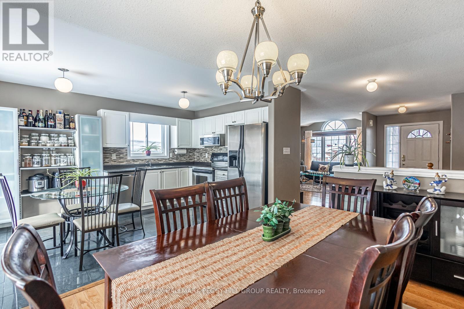 Photo 11 of 115 Lions Gate Boulevard, Barrie ON