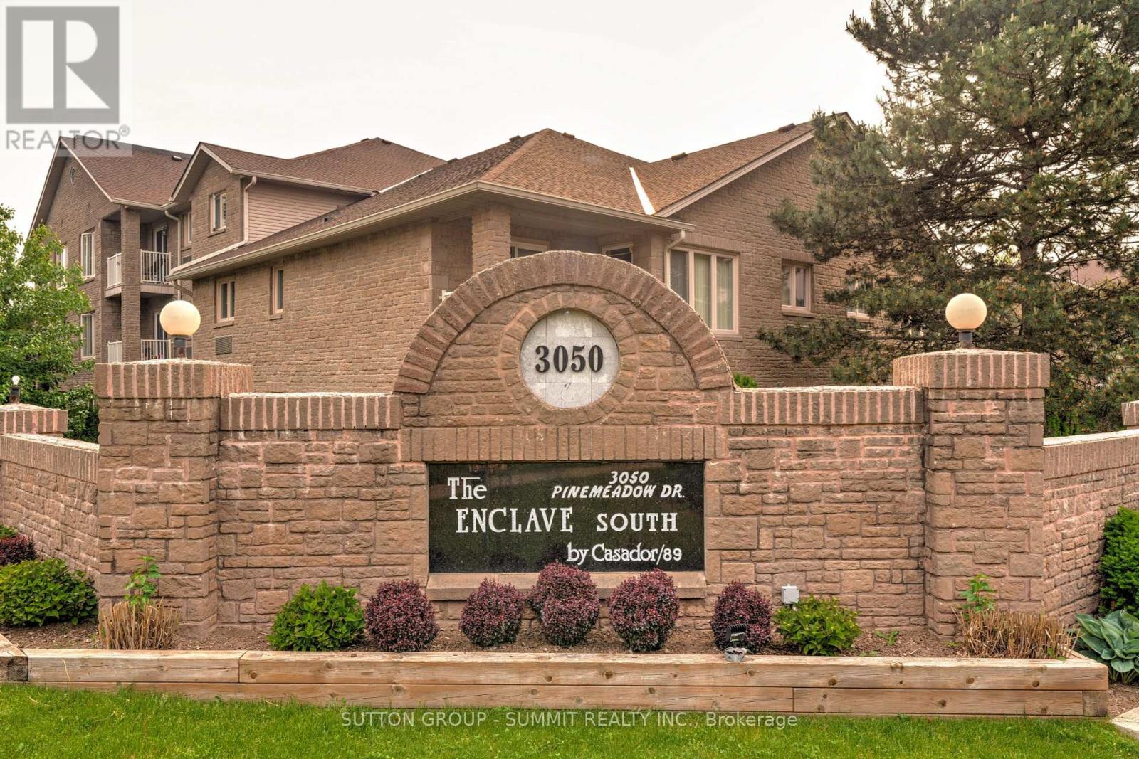 Photo 12 of 55 3050 Pinemeadow Drive, Burlington ON