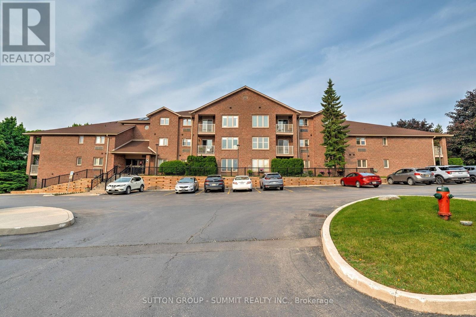 Photo 6 of 55 3050 Pinemeadow Drive, Burlington ON