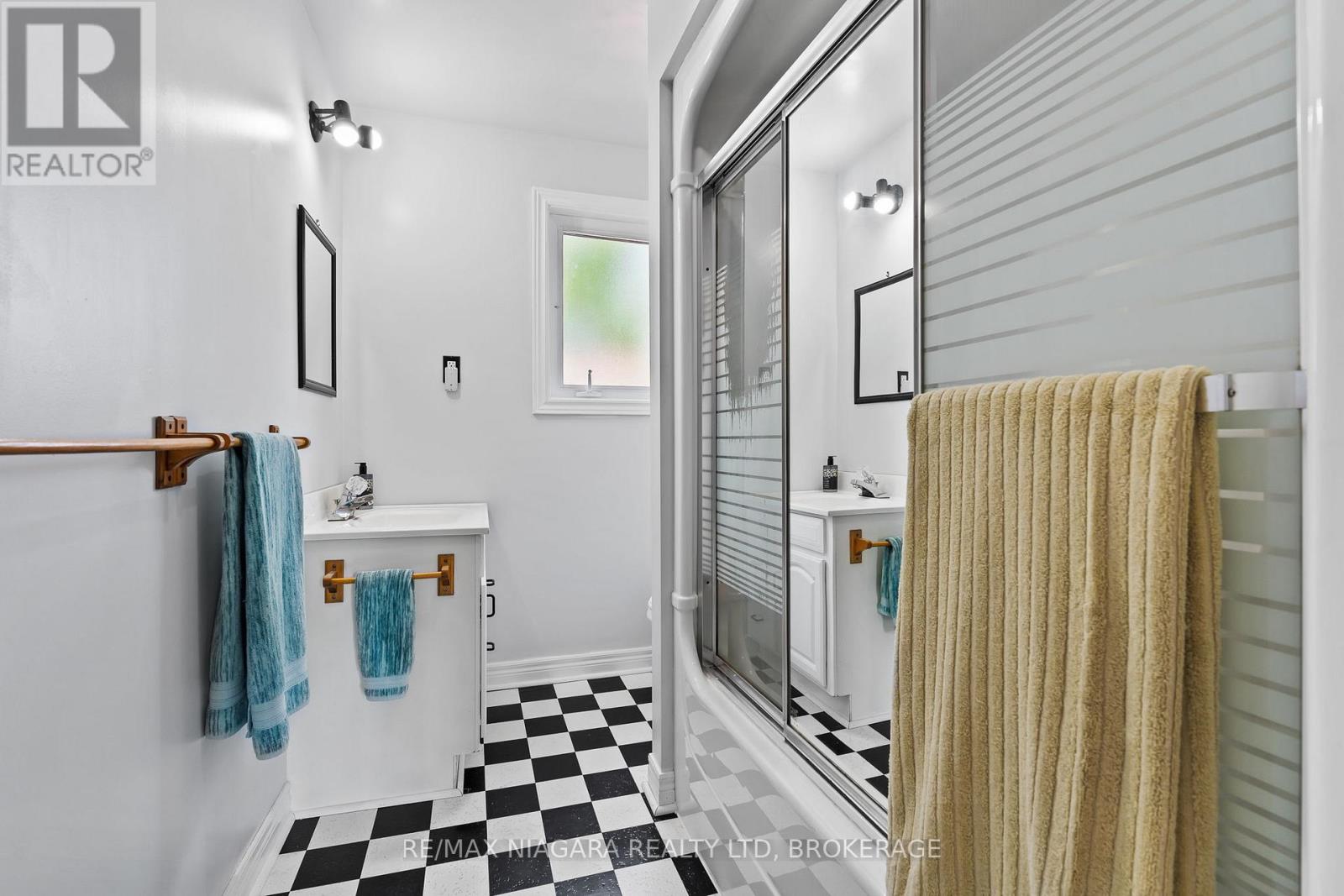 Photo 24 of 113 Linwood Avenue, Port Colborne ON