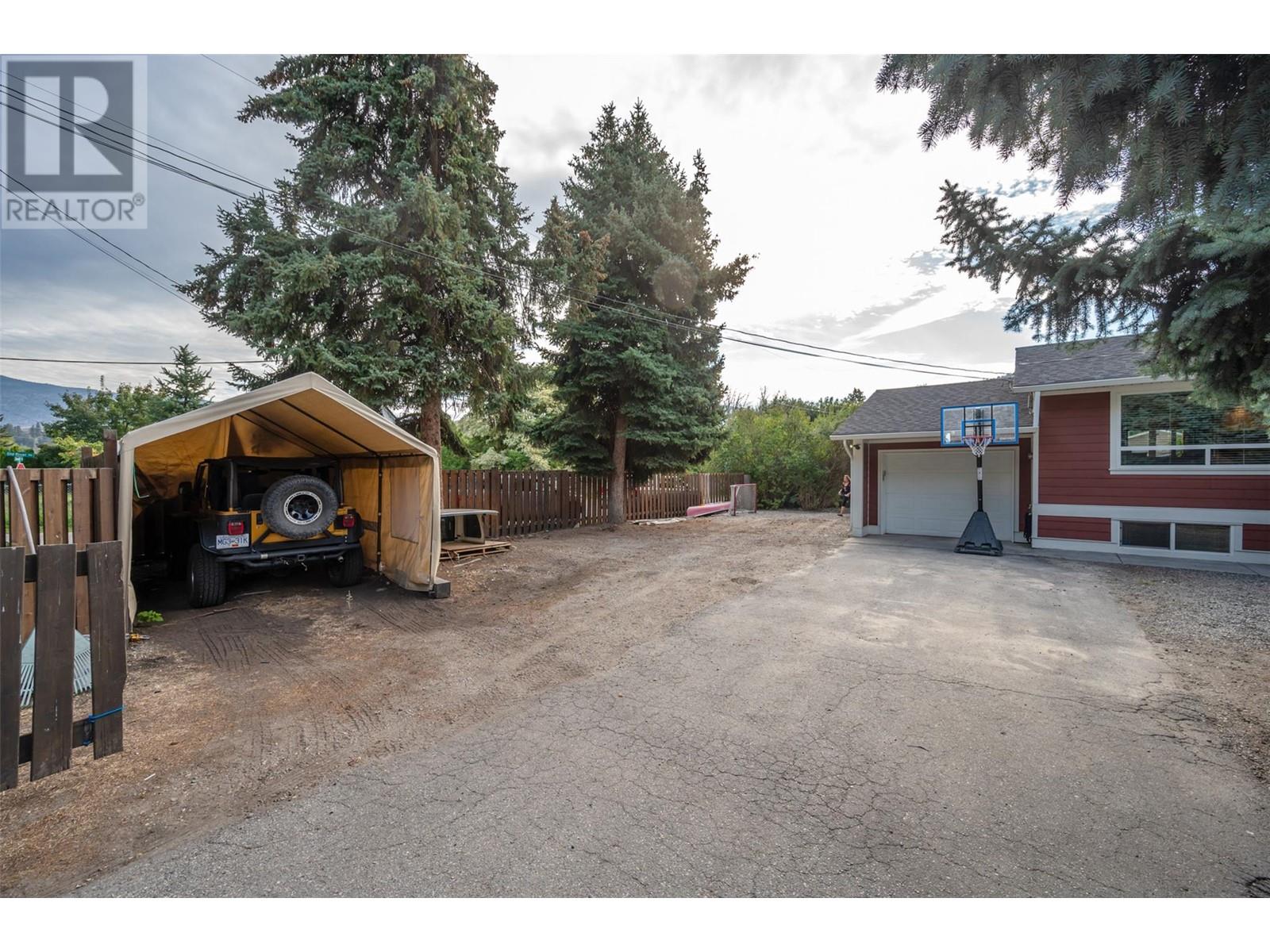  5545 Sawmill Road, Oliver