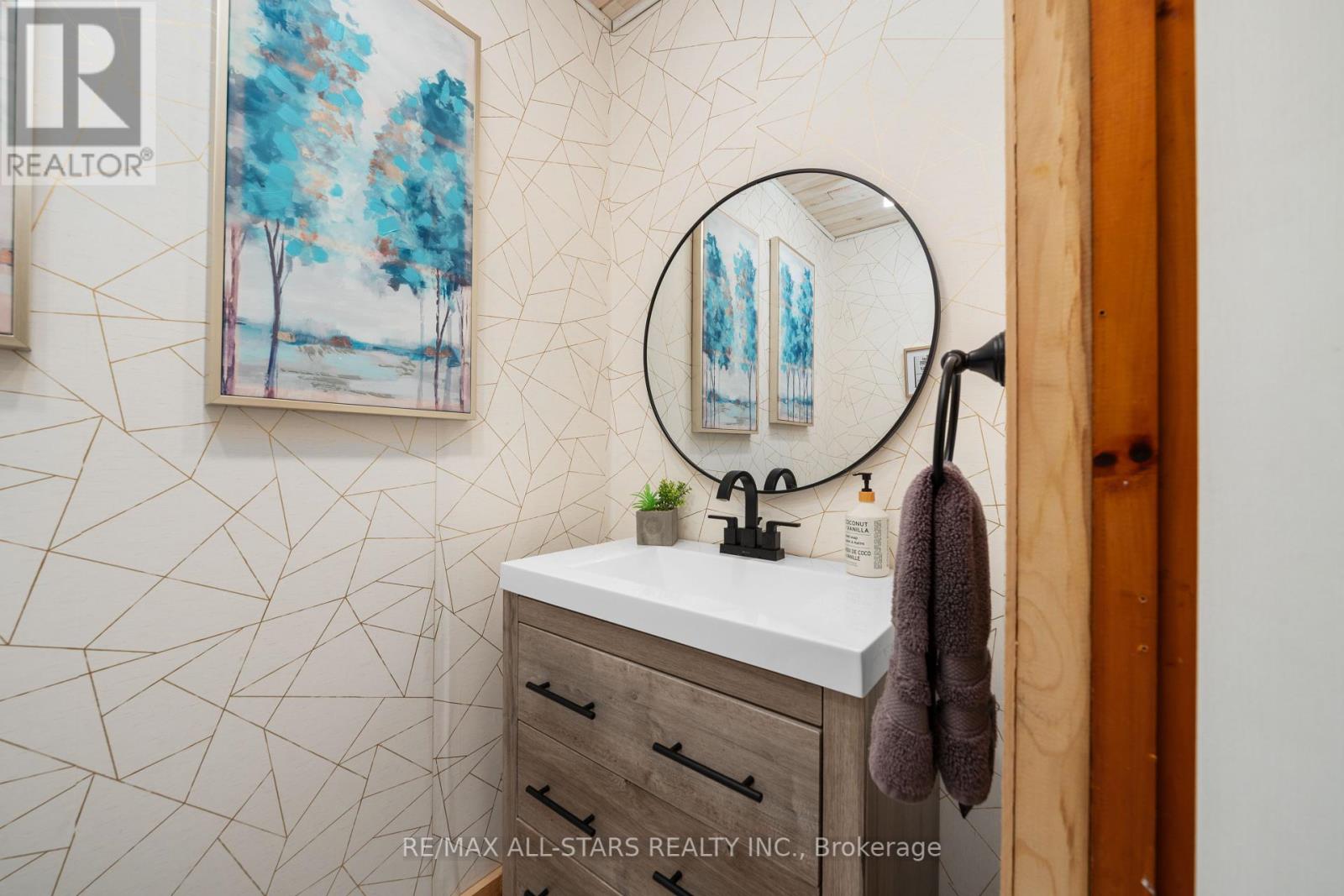 Photo 2 of 755 Scotch Settlement Road, Madoc ON