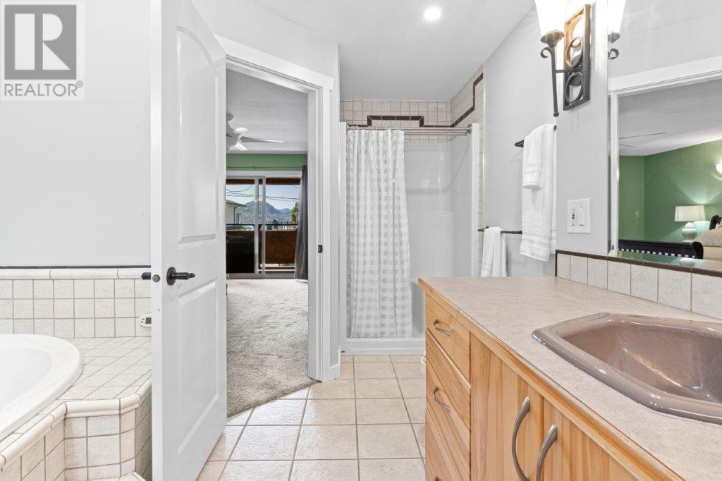 4170 Lake Avenue, Peachland