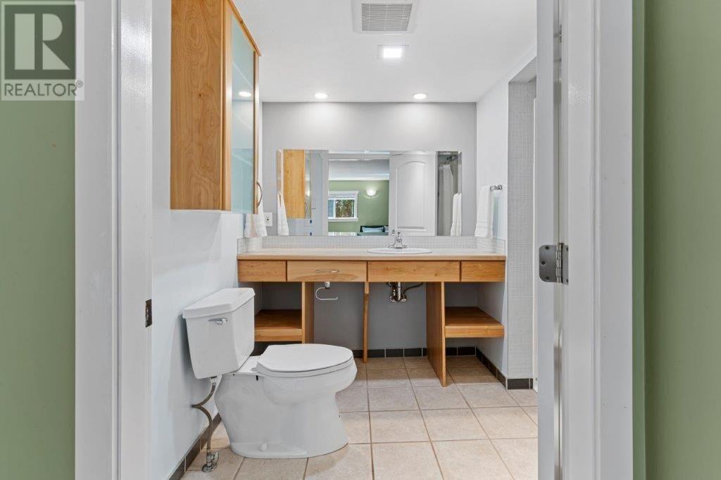 4170 Lake Avenue, Peachland