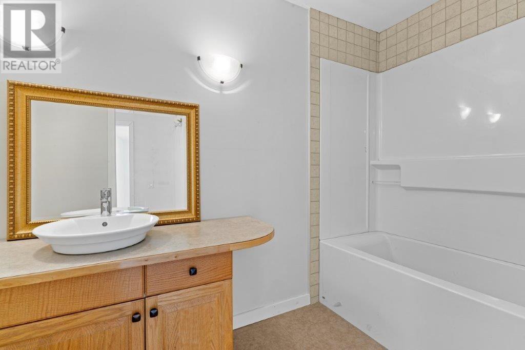4170 Lake Avenue, Peachland