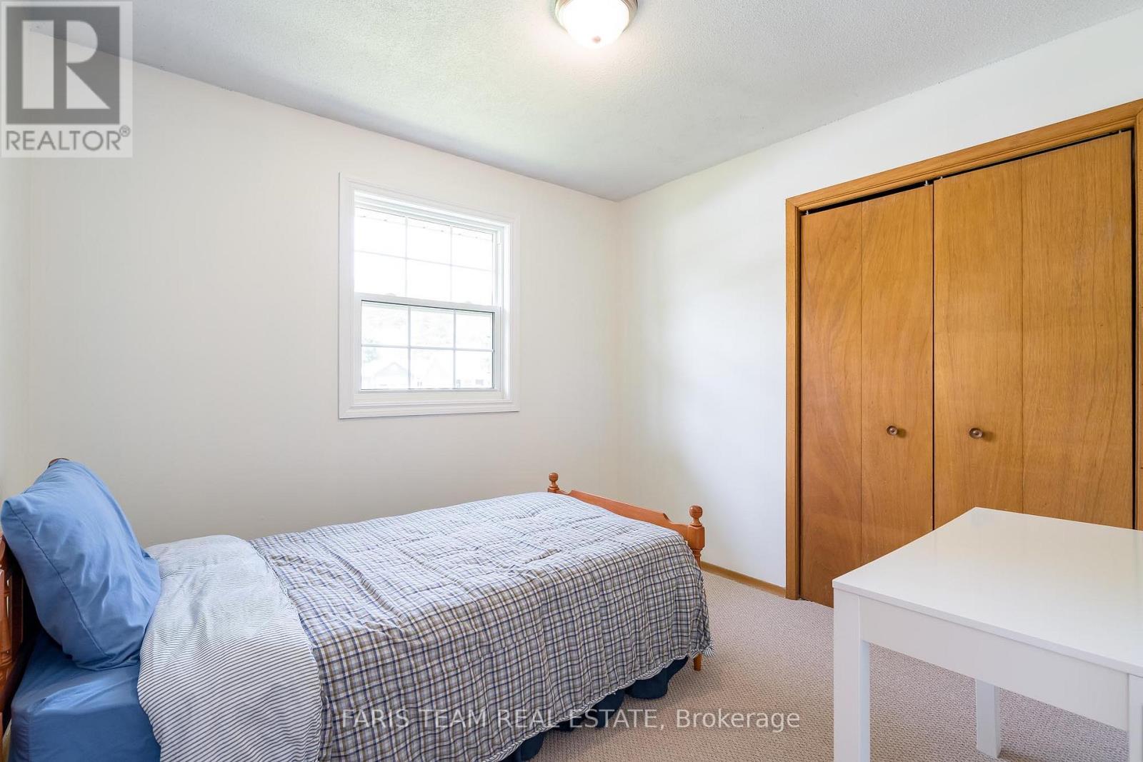 Photo 15 of 13 Jardine Crescent, Clearview ON