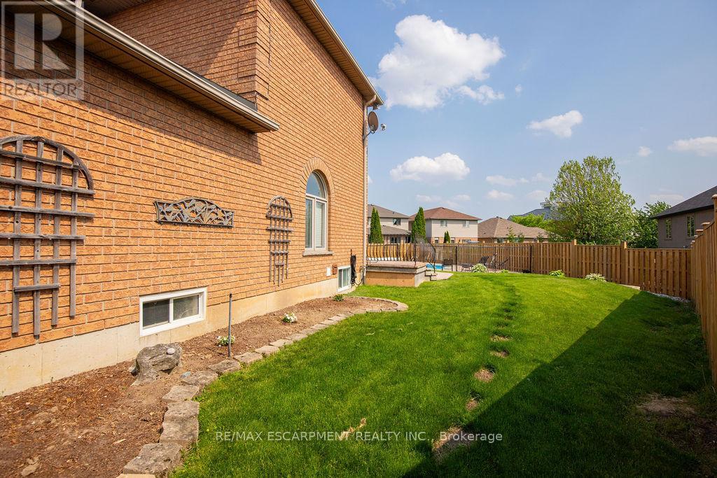 Photo 3 of 177 Claudette Gate, Hamilton ON