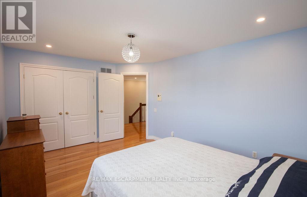 Photo 37 of 177 Claudette Gate, Hamilton ON