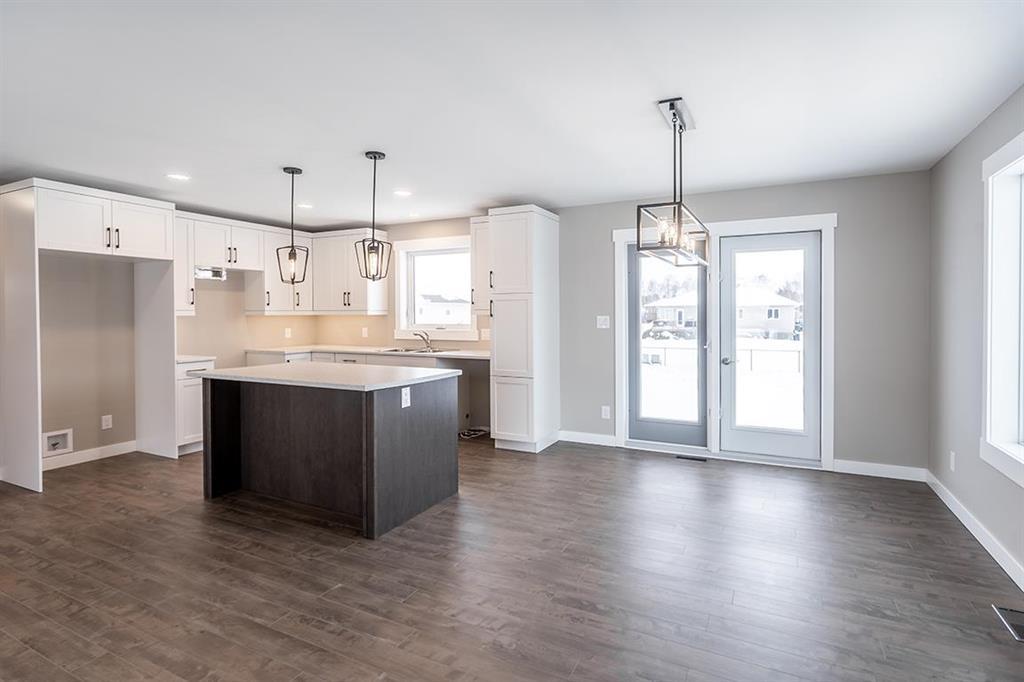 Photo 17 of 91 Harry Waytiuk Drive, East Selkirk MB