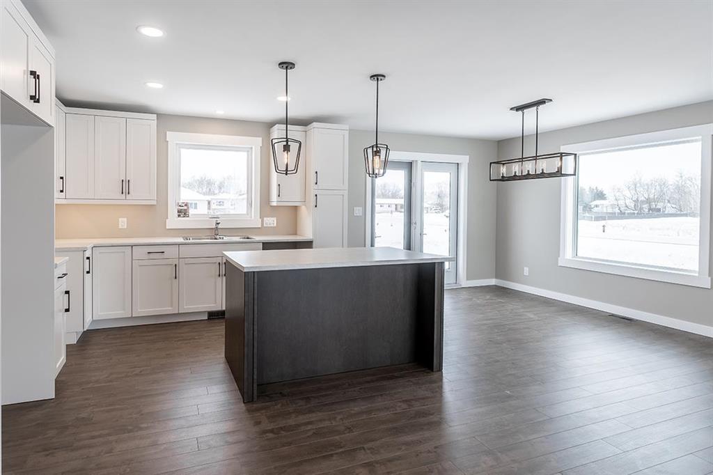 Photo 33 of 91 Harry Waytiuk Drive, East Selkirk MB