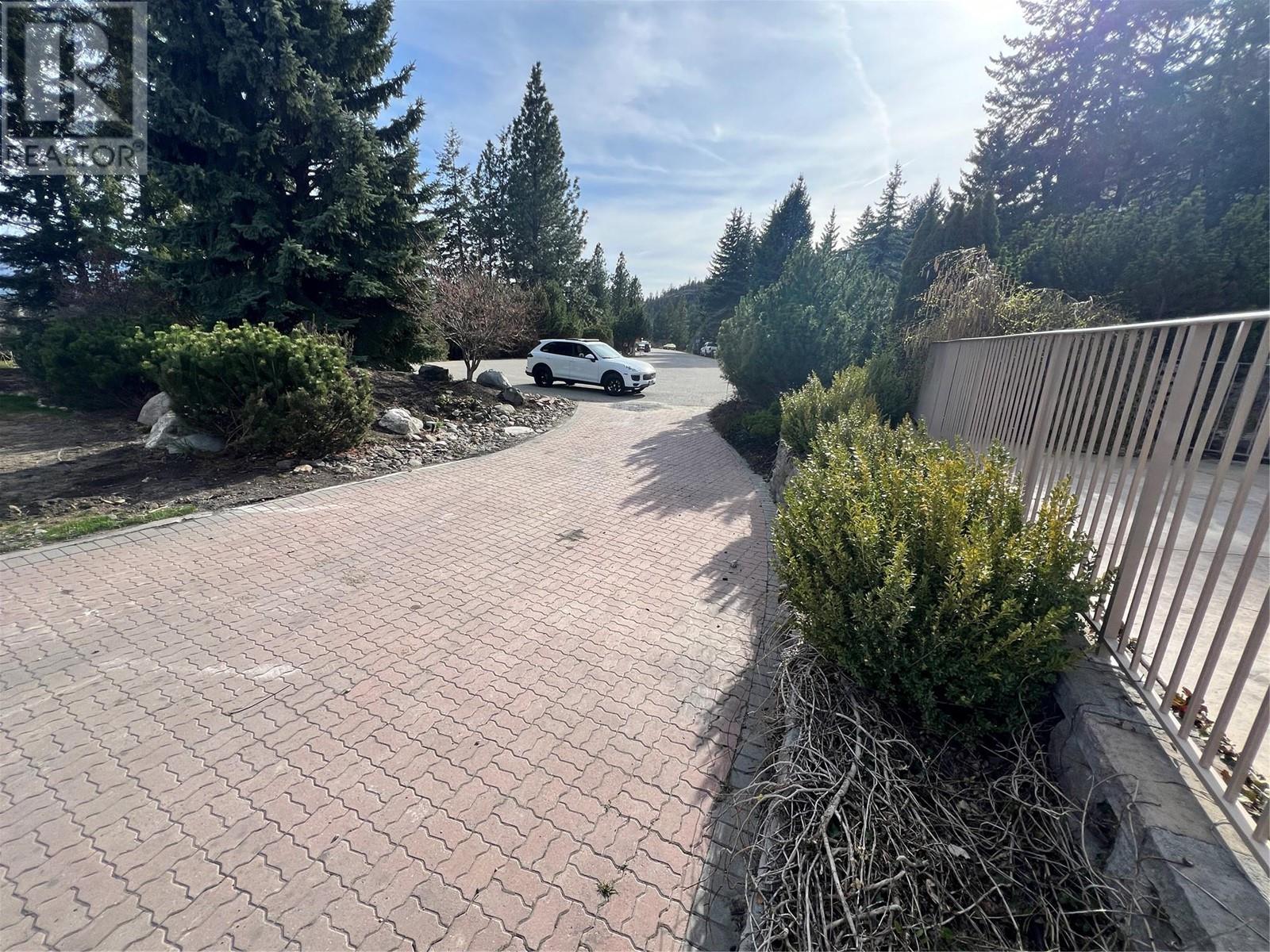  911 Guest Road, West Kelowna