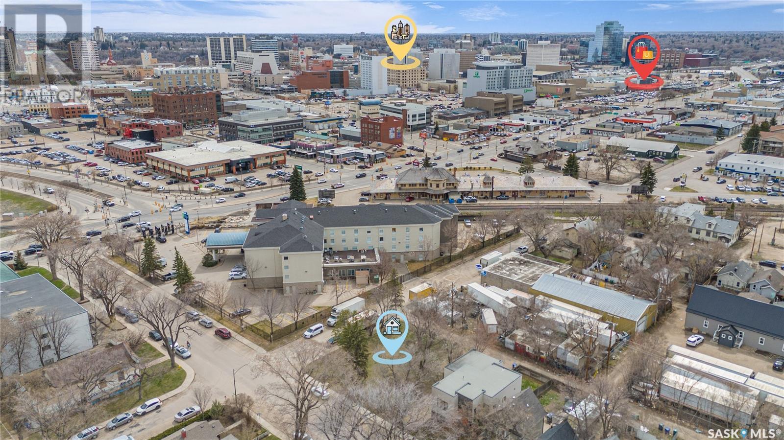 Photo 13 of 205 25th Street W, Saskatoon SK