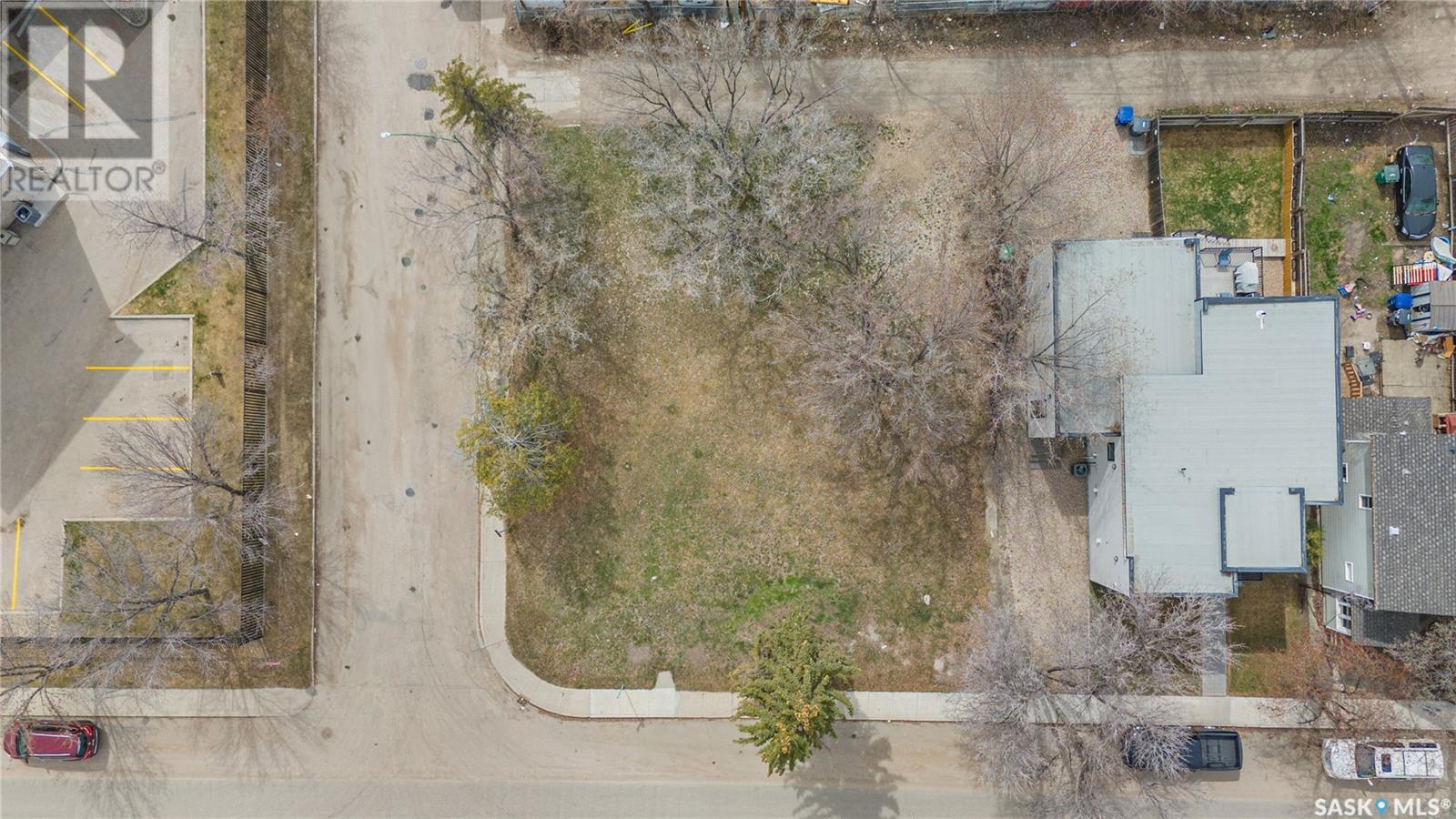 Photo 11 of 205 25th Street W, Saskatoon SK