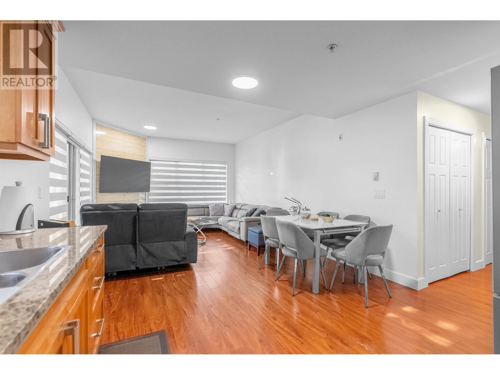 103 1988 SUFFOLK AVENUE, Port Coquitlam