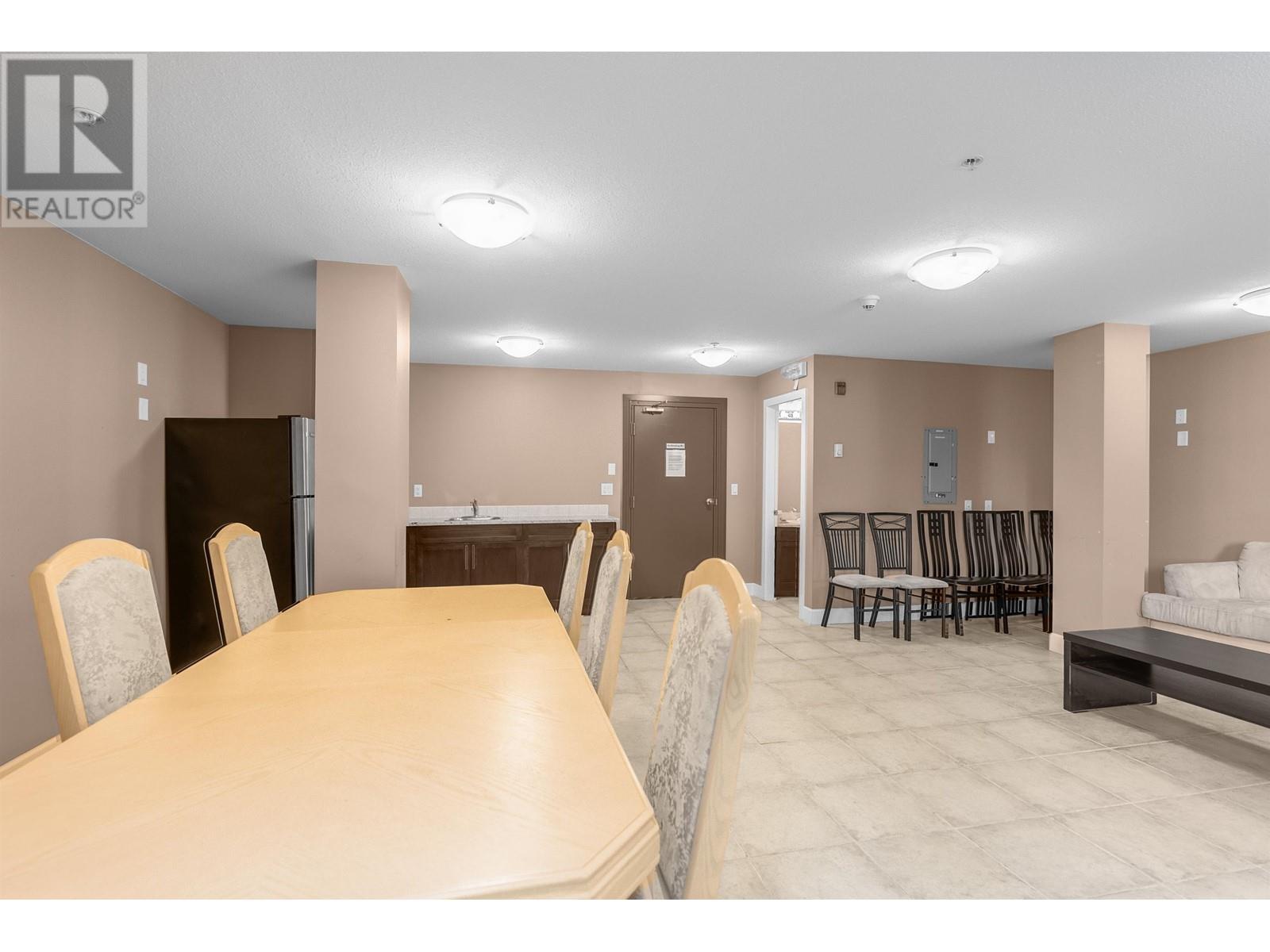 103 1988 SUFFOLK AVENUE, Port Coquitlam