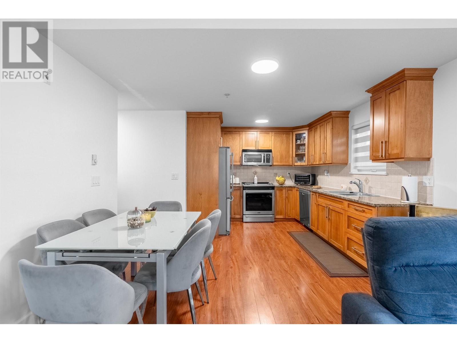 103 1988 SUFFOLK AVENUE, Port Coquitlam