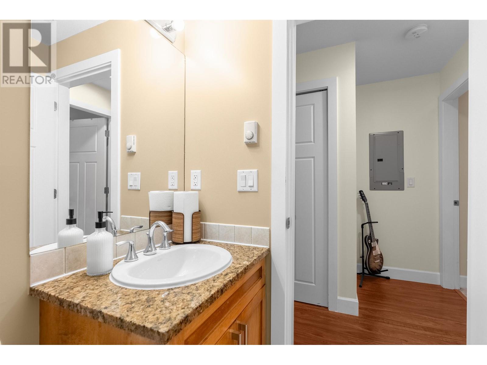 103 1988 SUFFOLK AVENUE, Port Coquitlam