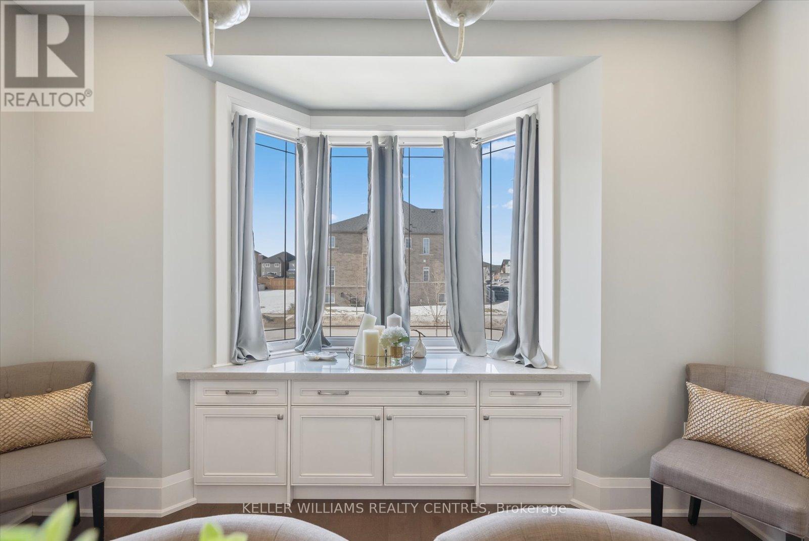 Photo 14 of 51 Wood Crescent, Essa ON