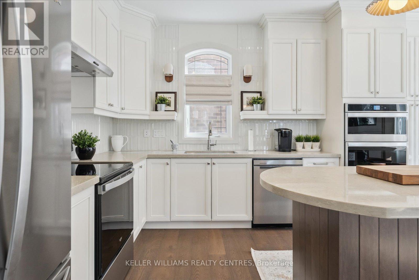 Photo 19 of 51 Wood Crescent, Essa ON