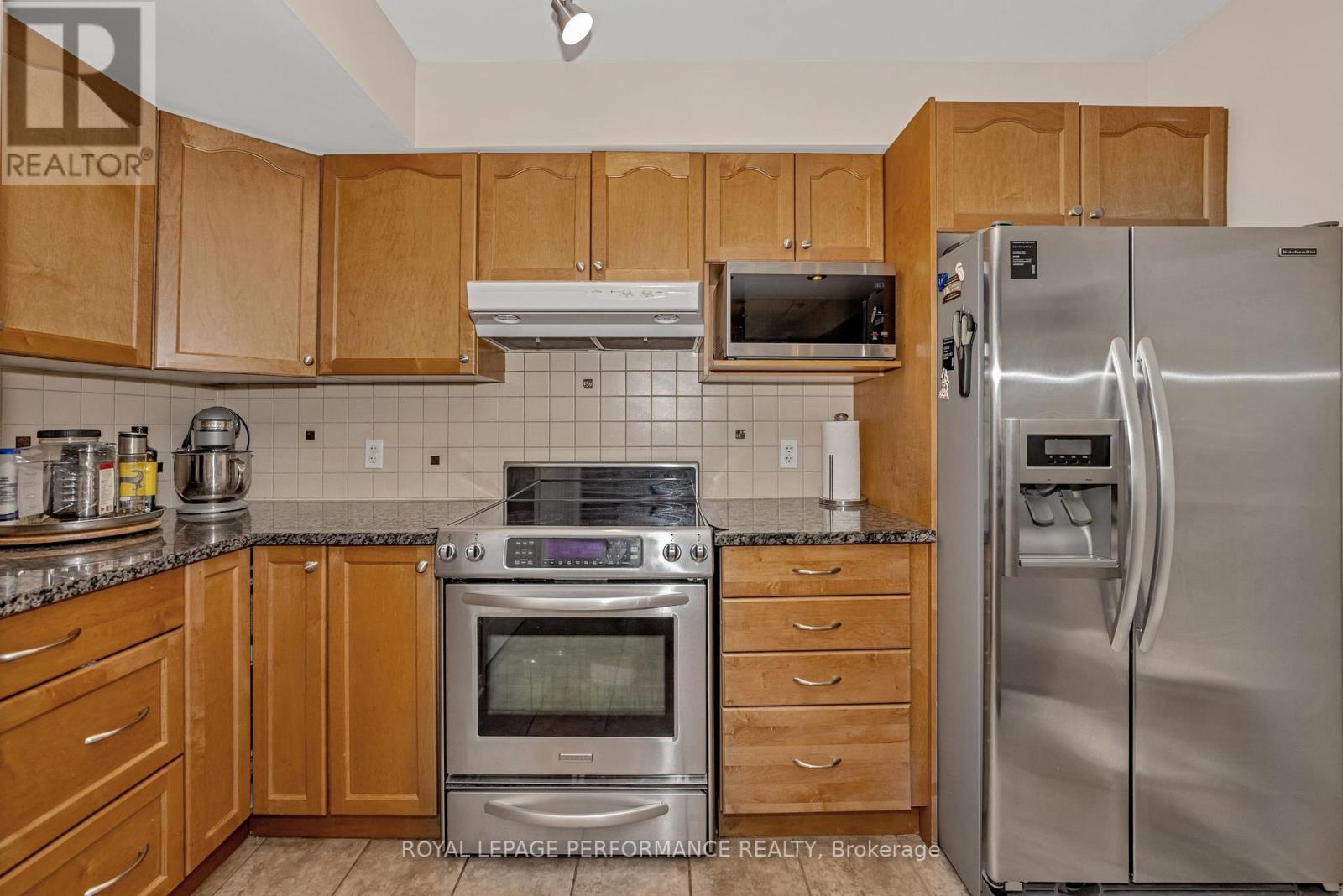 Photo 2 of 203 1921 St Joseph Boulevard, Ottawa ON