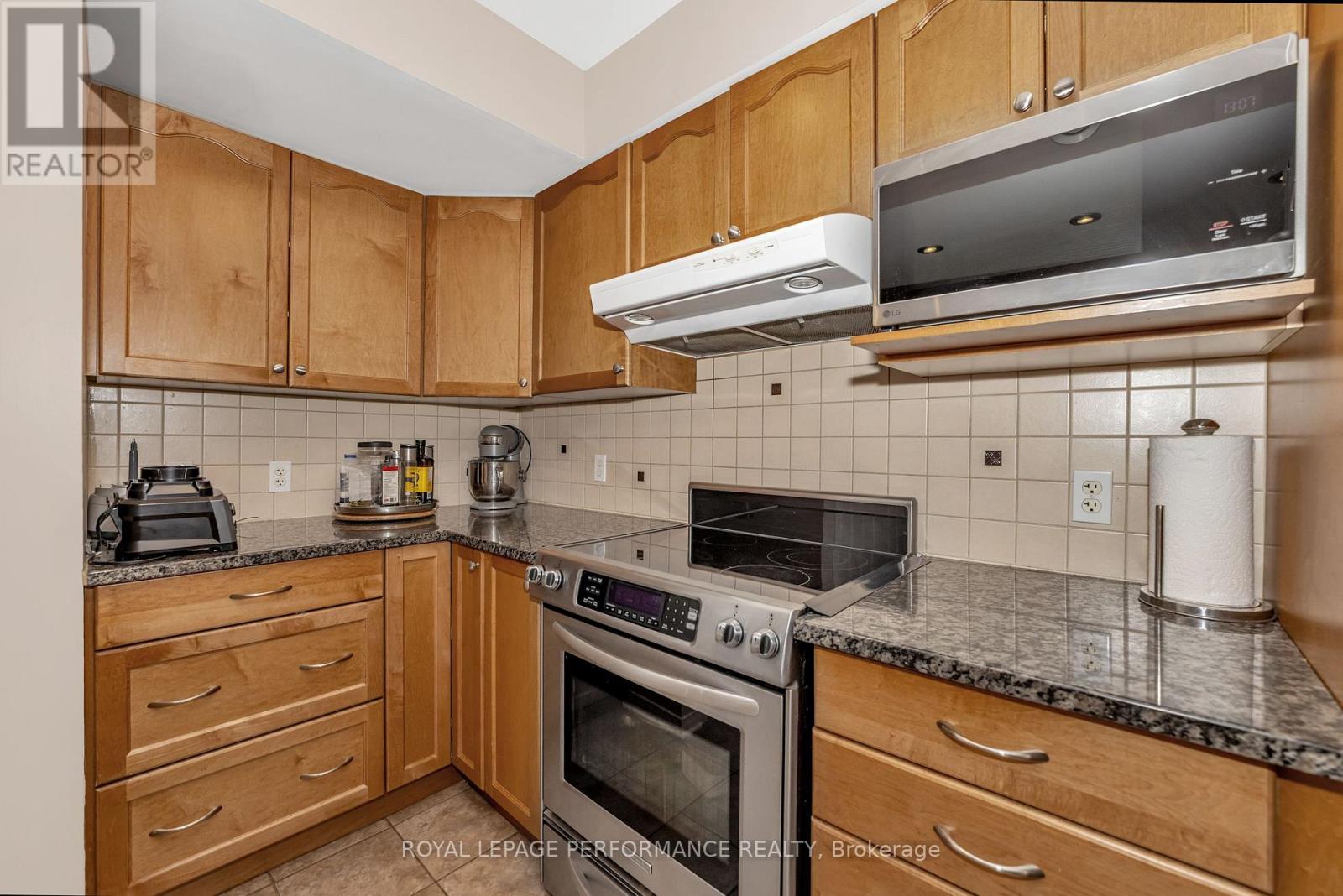 Photo 9 of 203 1921 St Joseph Boulevard, Ottawa ON