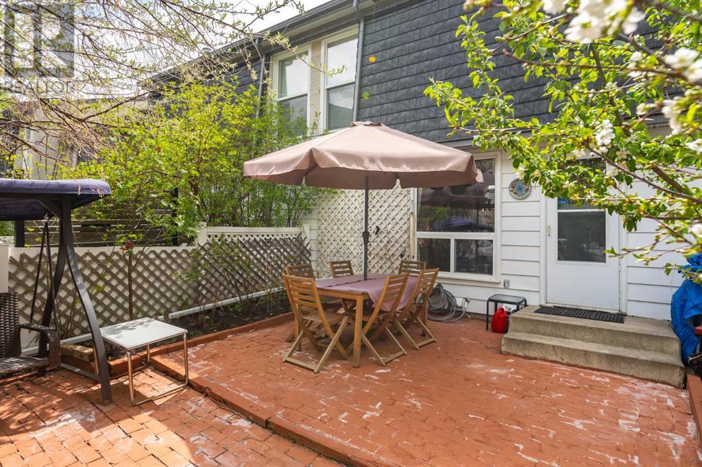 Single Family House 5 Level for Sale in  Brae Glen Crescent SW Braeside Calgary 