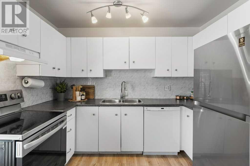 Single Family House 5 Level for Sale in  Brae Glen Crescent SW Braeside Calgary 