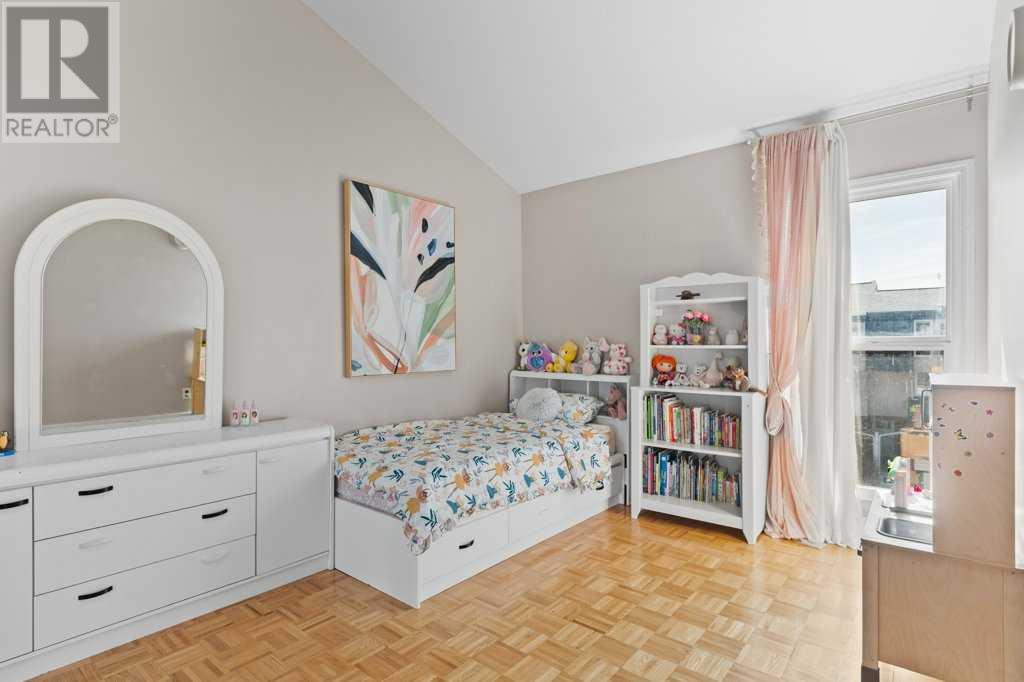 Single Family House 5 Level for Sale in  Brae Glen Crescent SW Braeside Calgary 